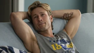 Glen Powell riporta Chad Powers in campo: il football americano si riaccende!