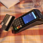 Pagamenti in Italia 2018-2025: boom carte e bonifici, cash in netto calo