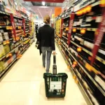 Consumi in evoluzione: cresce la spesa per servizi e tempo libero in Italia