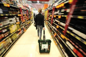 Inflazione luglio al 2,9% annuo, rallenta la crescita del carrello della spesa