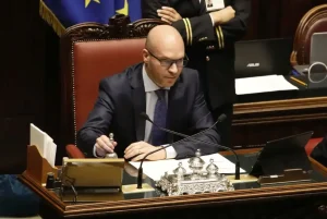 Lega, Fontana “Si vince uniti, più rispetto per Salvini”