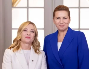 Meloni e la premier danese Frederiksen: “Non accettiamo un’immigrazione incontrollata verso l’Europa, servono i centri di rimpatrio”