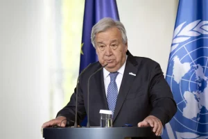 Guterres “Iran e Usa riprendano negoziati, non esiste soluzione militare”