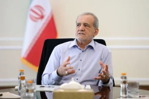 Iran, Pezeshkian “Mondo sbalordito dalla nostra resistenza, non siamo il Venezuela”