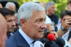 Tajani: tasse sugli extraprofitti mettono a rischio investimenti e causano fallimenti economici