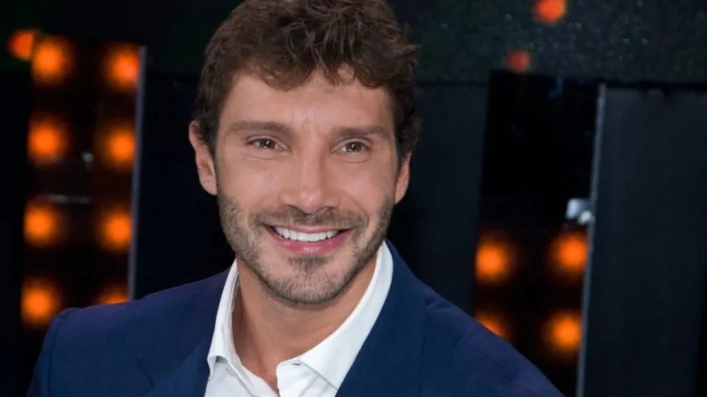 Stefano De Martino trasforma Sanremo Giovani: solo il vincitore parteciperà ai Big nel 2027.