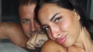 Manuel Maura commenta Francesca Sorrentino: “Non si pente della sua esperienza a Uomini e Donne”.