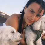 Arisa posta e poi rimuove foto in topless: “Non mi sentivo a mio agio”.