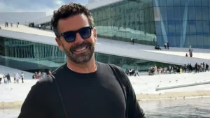 Alberto Matano annuncia la sua partecipazione a Ballando con le Stelle: “Faccio parte della famiglia”.
