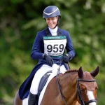 Zara Tindall trionfa nel suo primo evento equestre dopo 20 anni: festa per la famiglia reale.