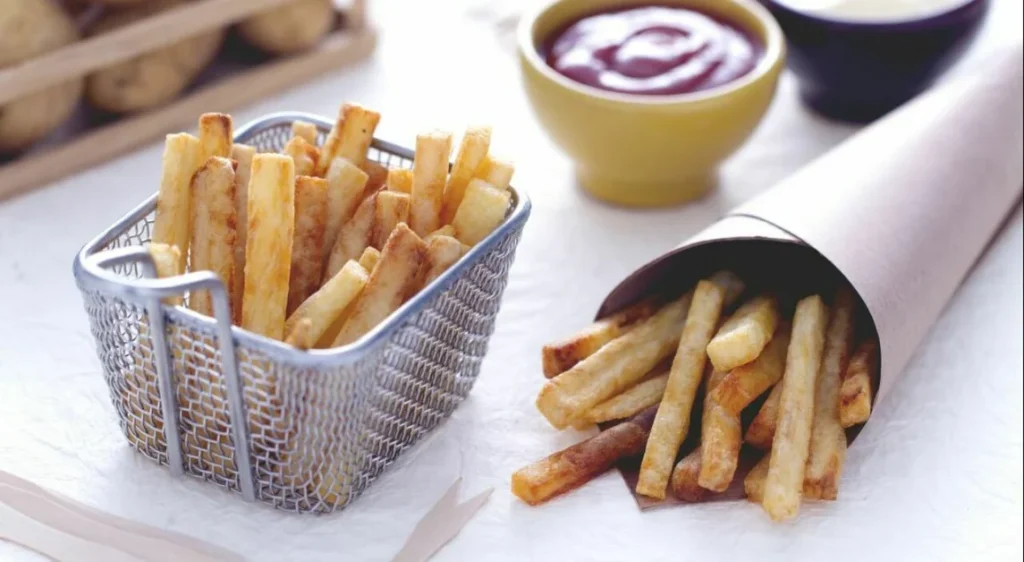 Patatine fritte in microonde: scopri il metodo salutare che abbassa i grassi!