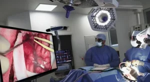 Neurochirurgia: massima precisione con microscopio digitale 3D 4K a Latina.