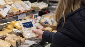 Allerta Gorgonzola: rischio listeria, consumo sconsigliato per alcuni lotti specifici.