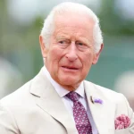 Re Carlo offre un’iniziativa “surreale” per salvaguardare una tradizione britannica durante l’ondata di caldo.