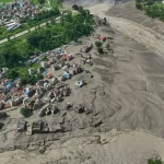 Nuovo lago suscita timori di inondazioni al confine Nepal-Cina: cosa c’è da sapere.