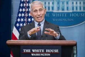 Il Senato Usa dichiara Anthony Fauci colpevole di oltraggio al Congresso, rischia un’indagine penale