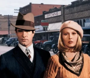 Bonnie e Clyde, il film che rivoluzionò Hollywood: nel 1967 Arthur Penn racconta la coppia criminale più famosa d’America