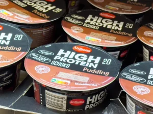 I 20 migliori prodotti alimentari di agosto: budino Lidl, preparato senza glutine Eurospin, energy drink Aldi.