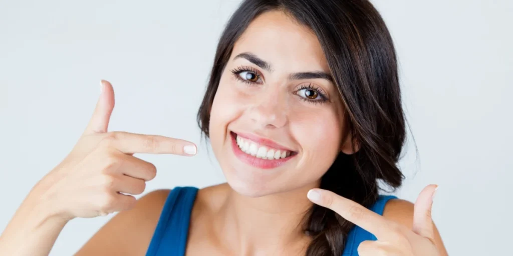 Dentifricio sbiancante: guida alla scelta del migliore per un sorriso splendente.