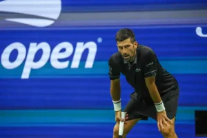 Djokovic subito eliminato allo Us Open, non perdeva all’esordio in uno Slam da oltre 20 anni. Sospeso per pioggia Cinà
