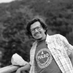 Patricio Segura, giornalista difensore dei fiumi della Patagonia, muore di hantavirus a 54 anni.