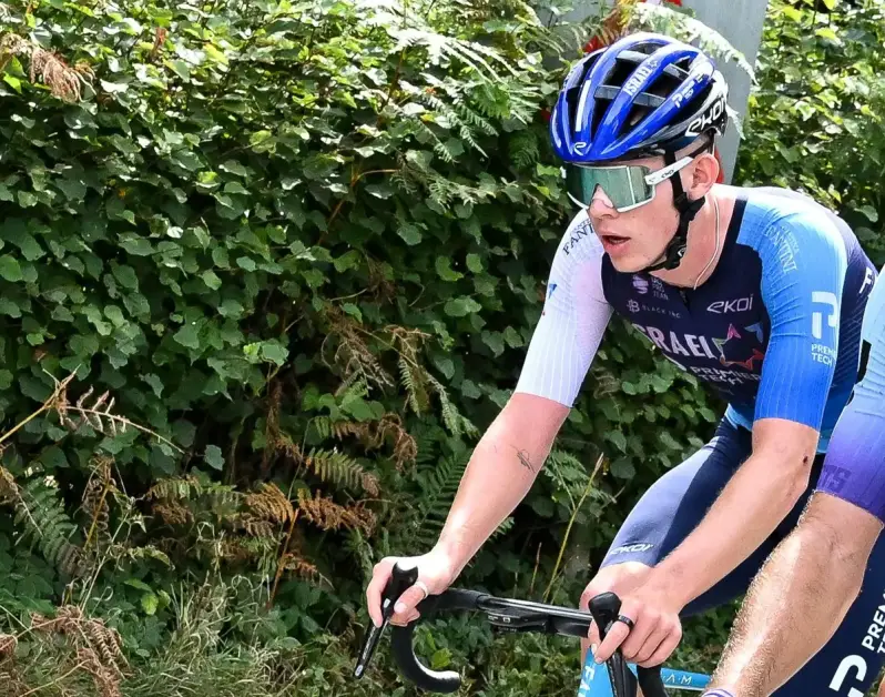Tragedia al Giro del Portogallo, morto il corridore britannico Finlay Tarling