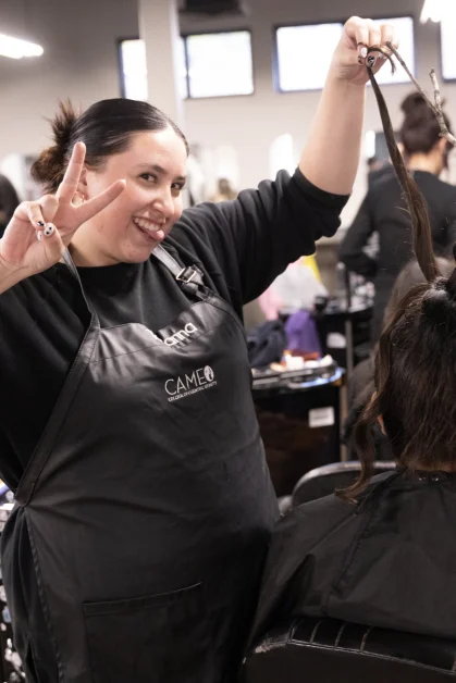 Guida passo passo per ottenere la licenza di cosmetologia in Utah.