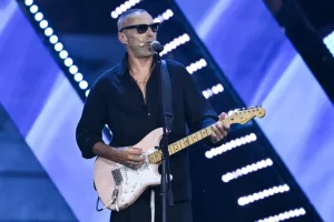 Alex Britti infiamma il Castello di Santa Severa con due ore di energia e musica live