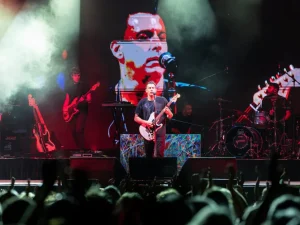 Gabbani si perde un attimo, concerto a Letojanni interrotto: torna stasera sul palco