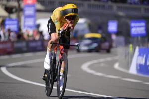 Leknessund vince la settima tappa della Vuelta, Pogacar allunga nella generale