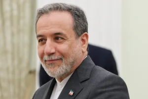 Iran, Araghchi “Su Hormuz gli Usa hanno commesso errori di valutazione”