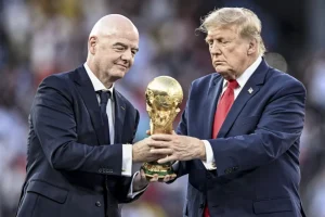Trump “Sostituire Infantino come presidente della Fifa sarebbe un terribile errore”