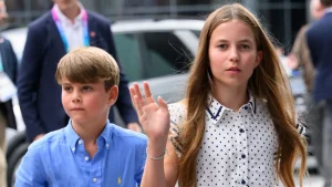 La confessione schietta di Louis su Charlotte rivela la loro dinamica divertente e tenera.