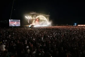 Jovanotti a Catanzaro: festa epica con 30mila fan e musica travolgente
