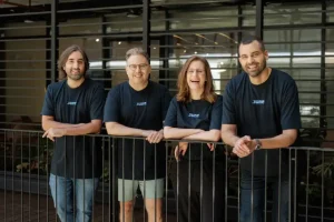 Una startup sostenuta da Marc Benioff crede che l’IA risolverà i problemi di implementazione dell’IA.
