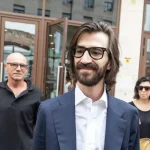 Leonardo Del Vecchio lascia tutti gli incarichi in EssilorLuxottica: svolta storica aziendale