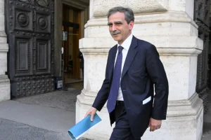 Mps approva piano Lovaglio da 70 miliardi e lancia OPS su Banco BPM e Generali