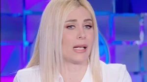 Paola Caruso: il duro sfogo sulla felicità che non è per tutti