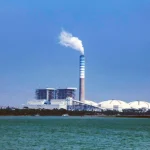 Protezioni ambientali insufficienti provocano inquinamento da carbone nelle coste del Bangladesh.