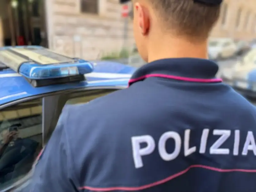Furti tra abitazioni, auto in sosta ed esercizi commerciali a Roma: 12 arresti