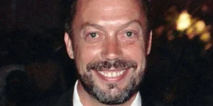 Addio all’indimenticabile Tim Curry: dai ruoli iconici in It e Clue, un attore eccezionale.