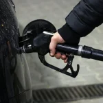Carburanti alle stelle: diesel supera 2,2€/l in autostrada, Schlein chiede tassa extraprofitti