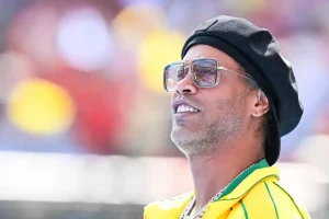 Ronaldinho sbarca a Ravenna “Felice di essere qui, pronto a dare una mano”