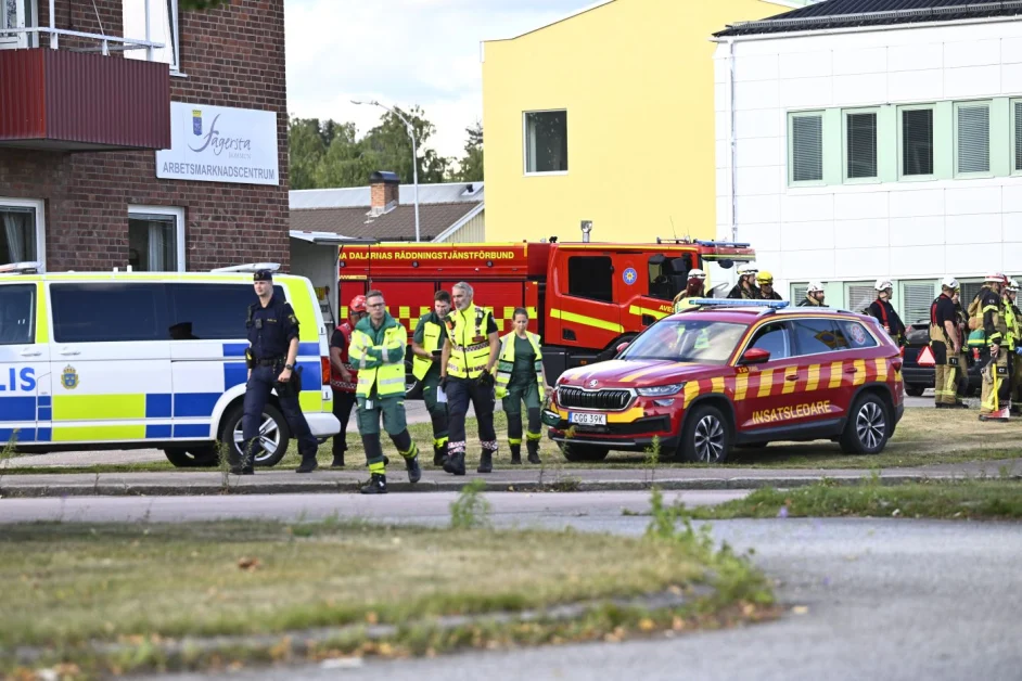 Uomo armato di spada entra in una scuola in Svezia, diversi feriti