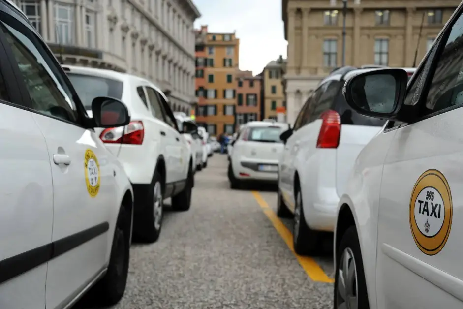 In Liguria al via il bando 2026 per la riqualificazione del servizio di trasporto pubblico dei taxi