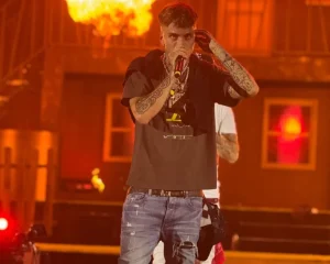 Droga e armi clandestine in casa, arrestato il rapper Tony Boy