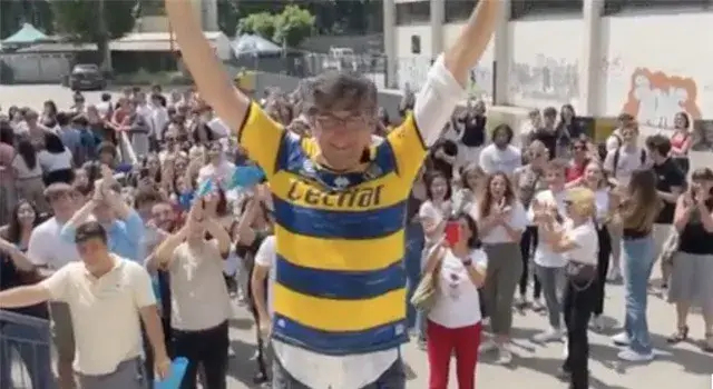 Docenti in pensione: il caso del prof Manni, pronto a lavorare gratis in cattedra a 67 anni.