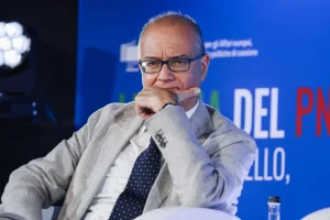 Valditara “Dispersione scolastica scesa al 7,3%, percentuale record. L’IA può aiutarci ad andare verso una didattica a misura di studente”