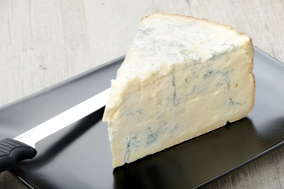 Gorgonzola DOP possibili rischi Listeria: attenzione alla sicurezza del formaggio blu.