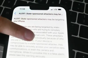 Allerta spyware senza precedenti per gli utenti Apple, rivelano le indagini.